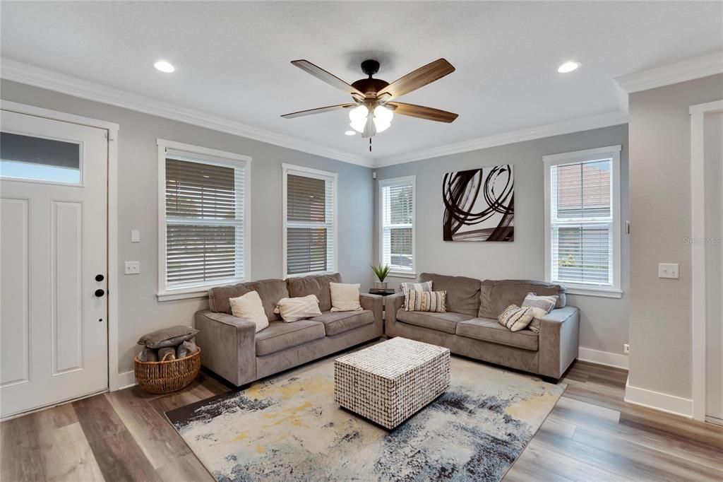 For Rent: $2,700 (3 beds, 2 baths, 1413 Square Feet)