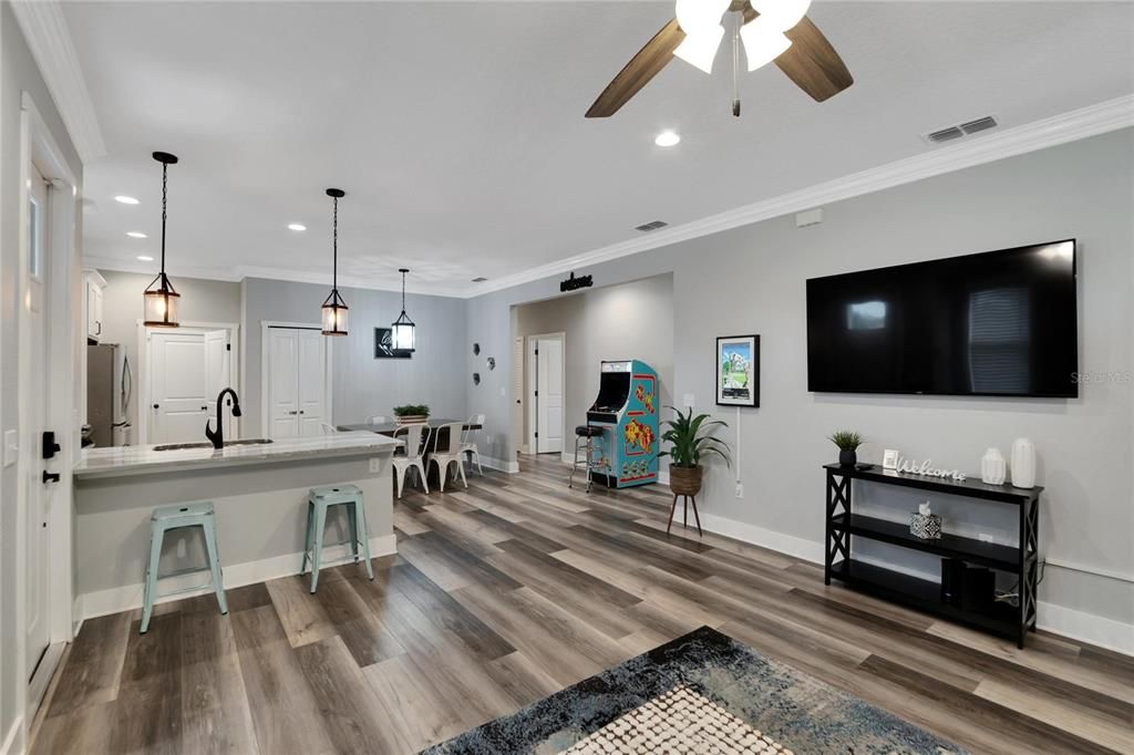 For Rent: $2,700 (3 beds, 2 baths, 1413 Square Feet)