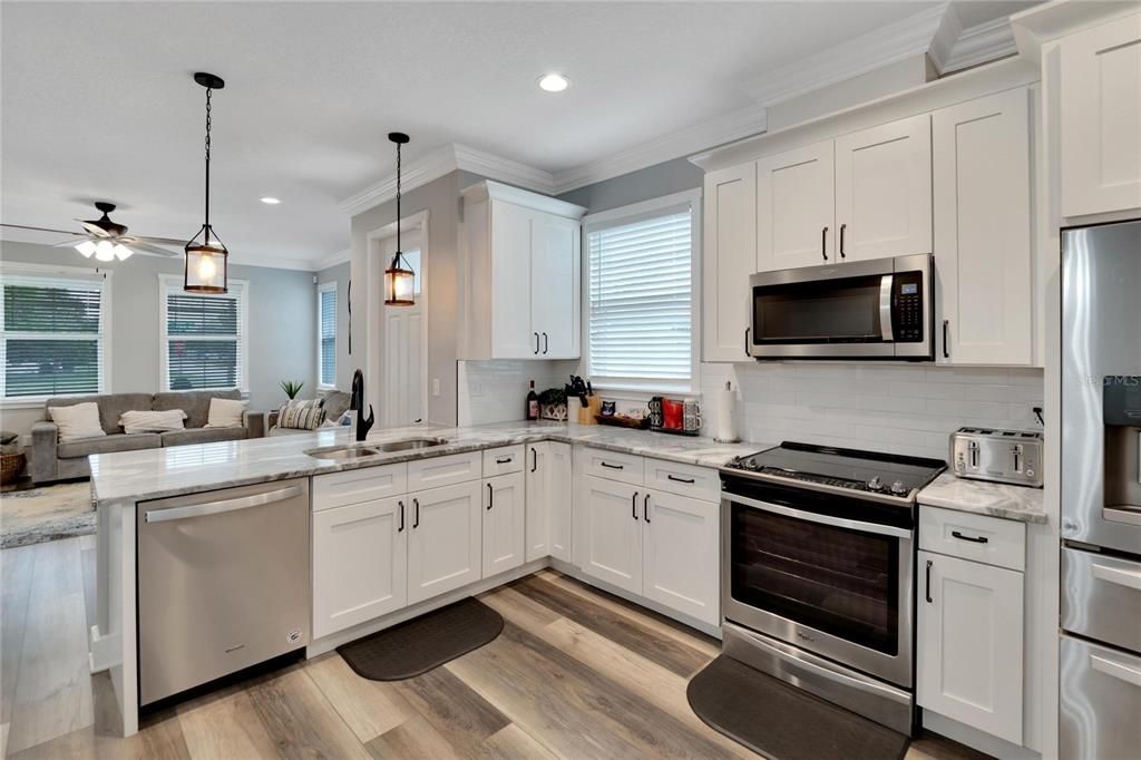 For Rent: $2,700 (3 beds, 2 baths, 1413 Square Feet)