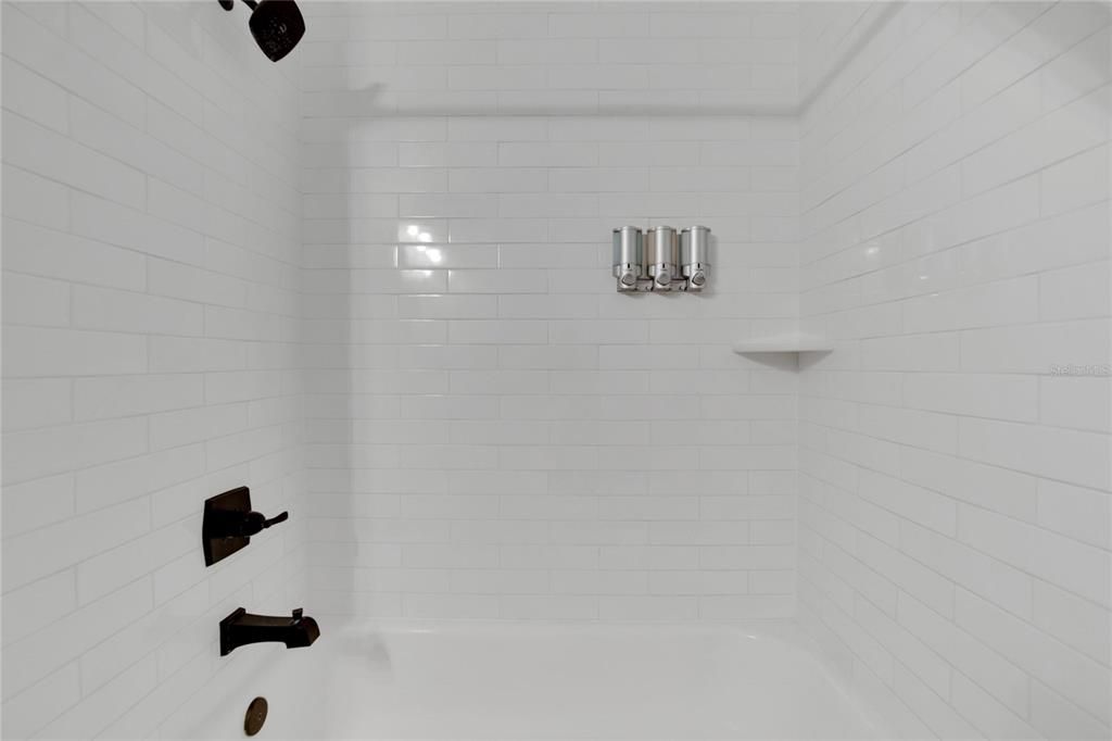 For Rent: $2,700 (3 beds, 2 baths, 1413 Square Feet)