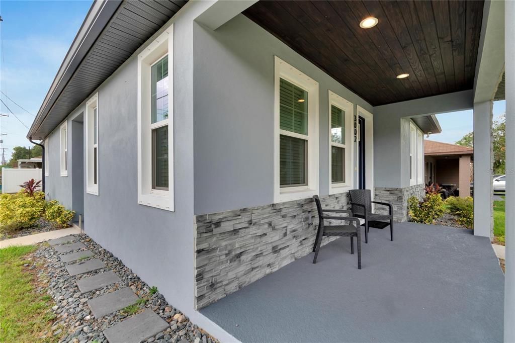 For Rent: $2,700 (3 beds, 2 baths, 1413 Square Feet)