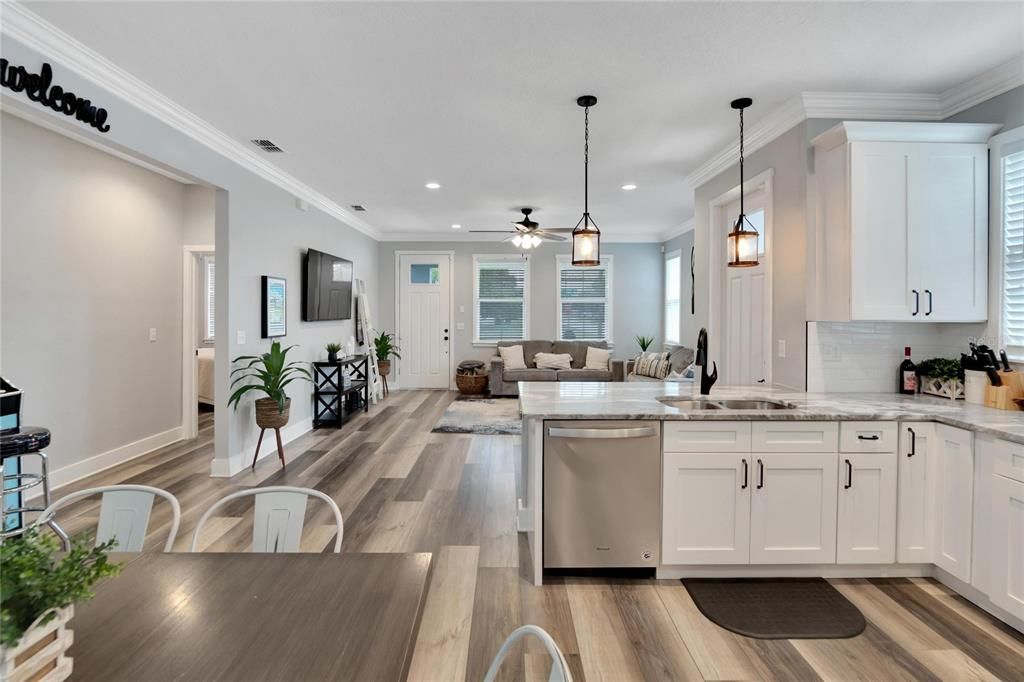 For Rent: $2,700 (3 beds, 2 baths, 1413 Square Feet)