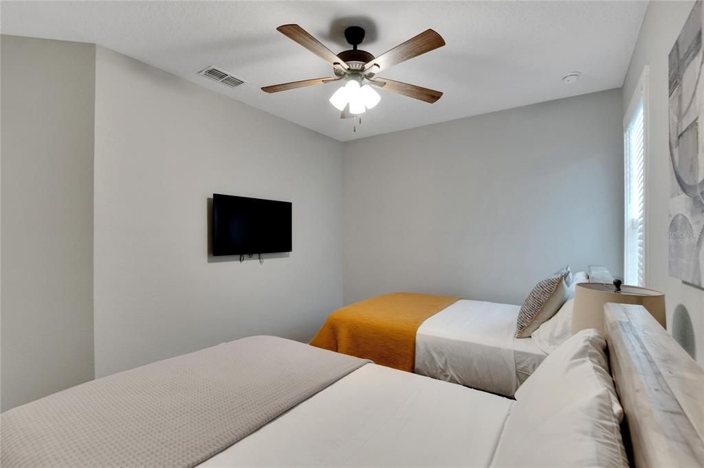 For Rent: $2,700 (3 beds, 2 baths, 1413 Square Feet)