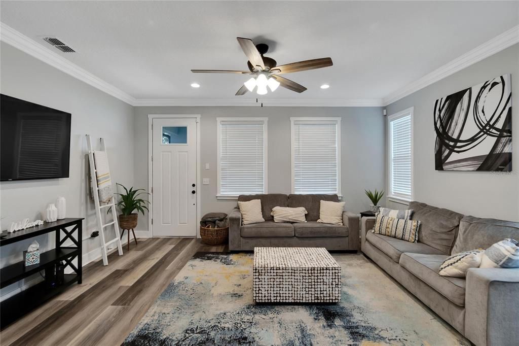 For Rent: $2,700 (3 beds, 2 baths, 1413 Square Feet)