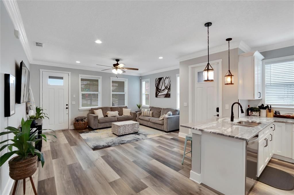 For Rent: $2,700 (3 beds, 2 baths, 1413 Square Feet)