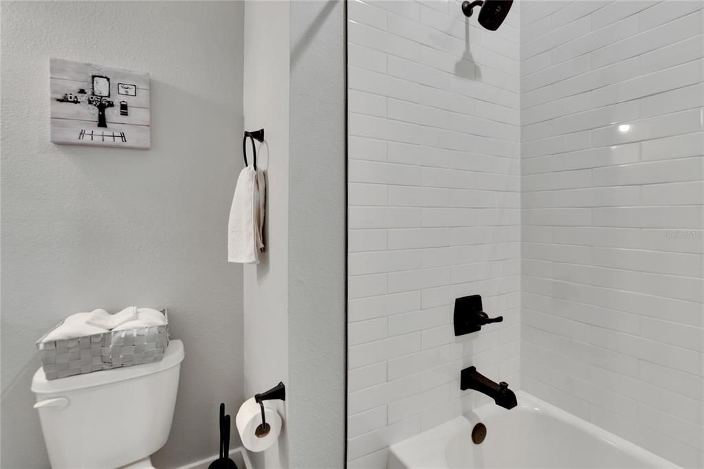 For Rent: $2,700 (3 beds, 2 baths, 1413 Square Feet)