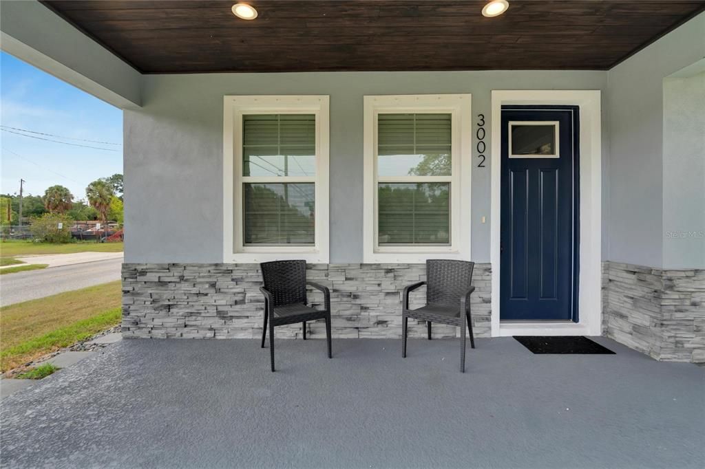 For Rent: $2,700 (3 beds, 2 baths, 1413 Square Feet)