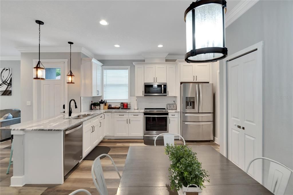 For Rent: $2,700 (3 beds, 2 baths, 1413 Square Feet)