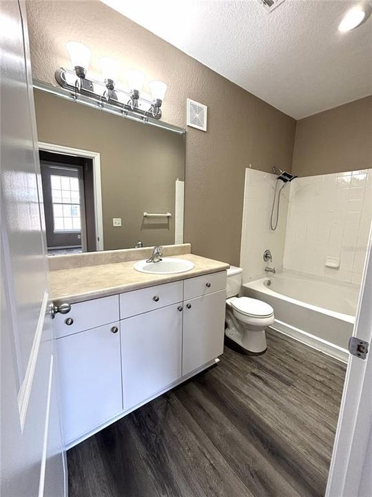 For Sale: $269,000 (2 beds, 2 baths, 1080 Square Feet)