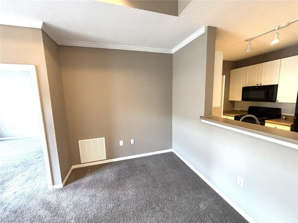 For Sale: $269,000 (2 beds, 2 baths, 1080 Square Feet)