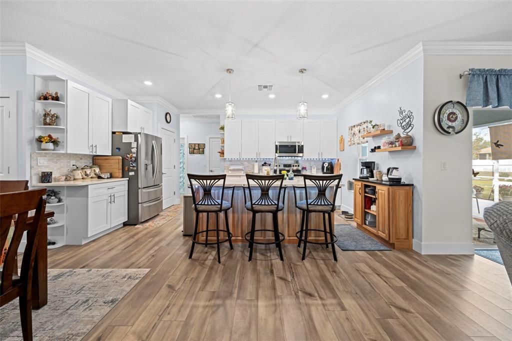 На продажу: $450,000 (4 спален, 2 ванн, 1980 Квадратных фут)