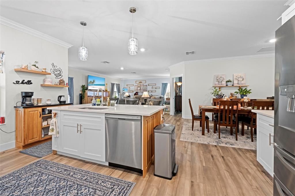 На продажу: $450,000 (4 спален, 2 ванн, 1980 Квадратных фут)