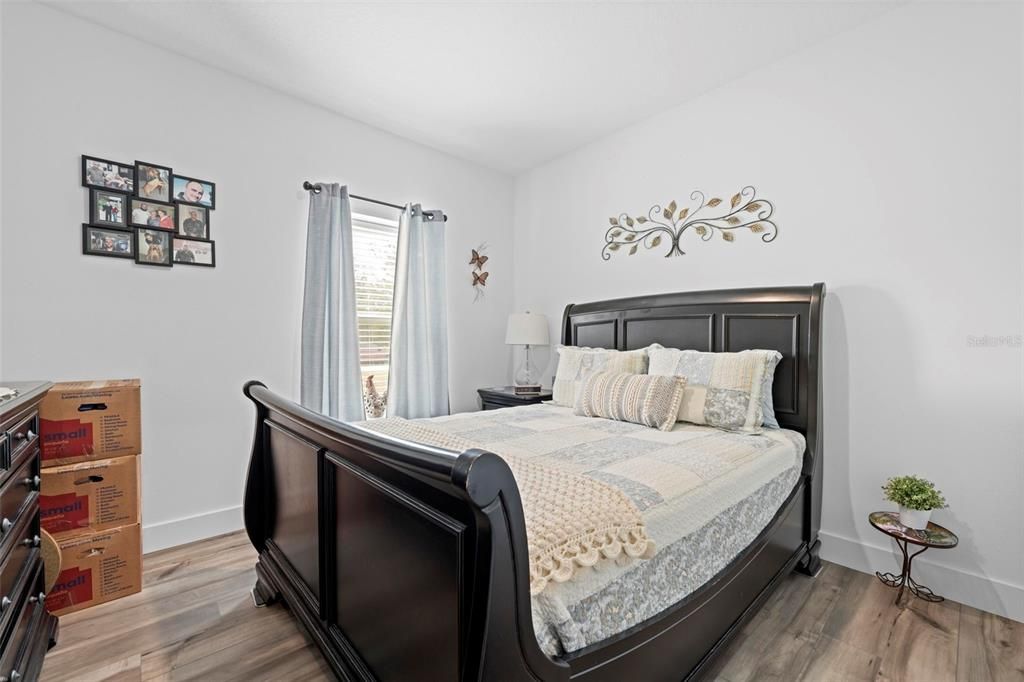 На продажу: $450,000 (4 спален, 2 ванн, 1980 Квадратных фут)