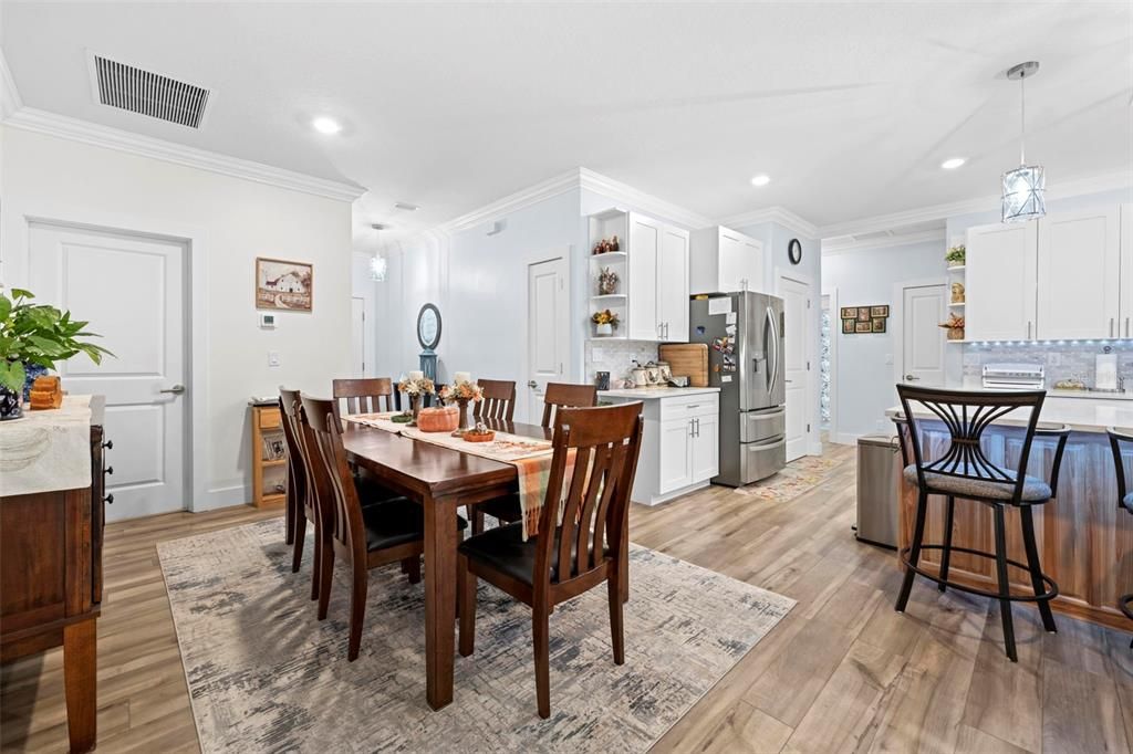 На продажу: $450,000 (4 спален, 2 ванн, 1980 Квадратных фут)