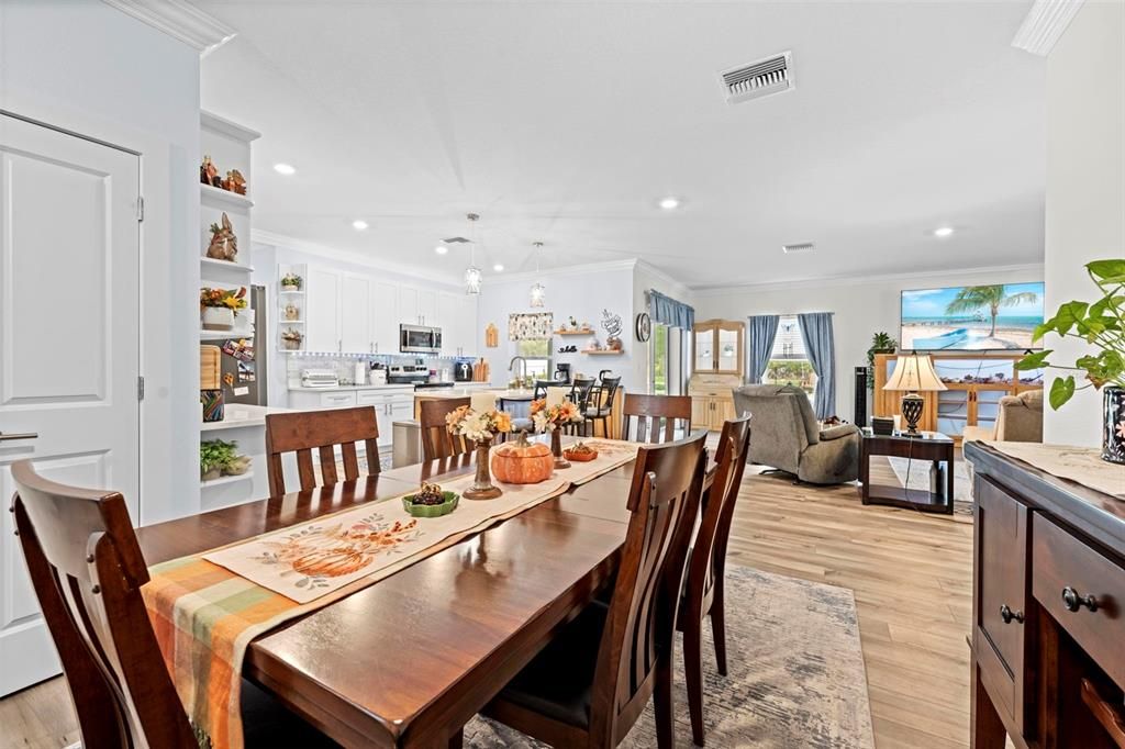 На продажу: $450,000 (4 спален, 2 ванн, 1980 Квадратных фут)