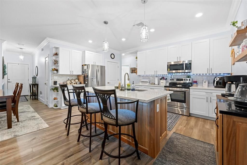 На продажу: $450,000 (4 спален, 2 ванн, 1980 Квадратных фут)