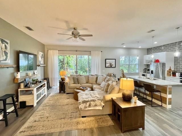 出租: $2,795 (3 贝兹, 2 浴室, 1664 平方英尺)