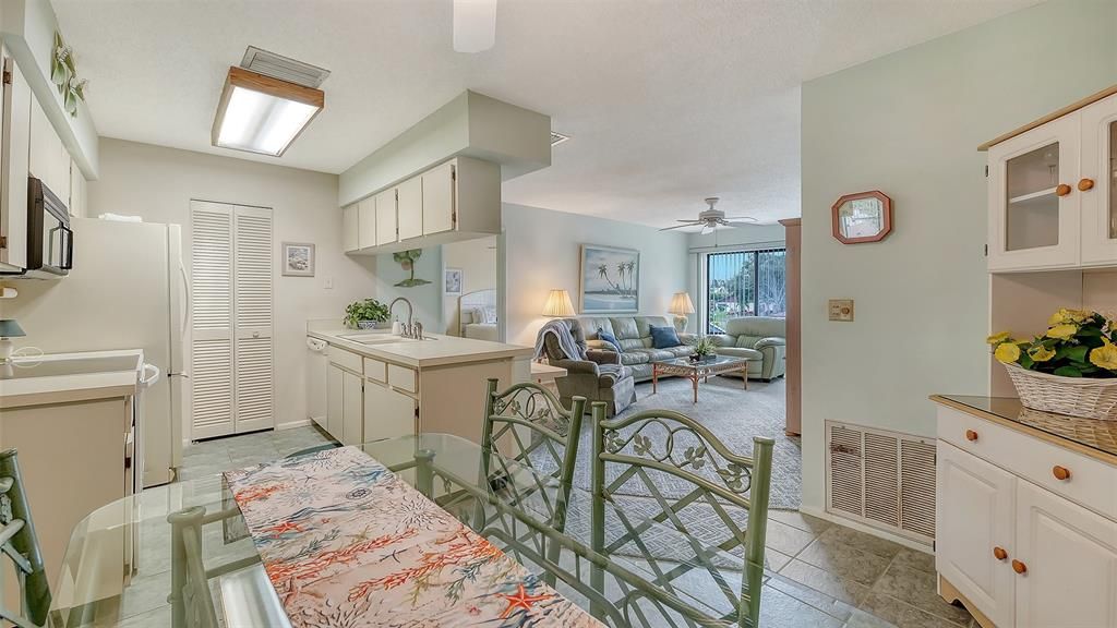 En Venta: $165,000 (2 camas, 2 baños, 942 Pies cuadrados)