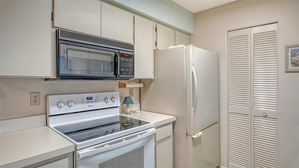 En Venta: $165,000 (2 camas, 2 baños, 942 Pies cuadrados)