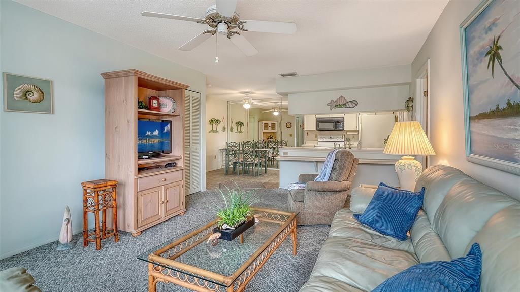 En Venta: $165,000 (2 camas, 2 baños, 942 Pies cuadrados)