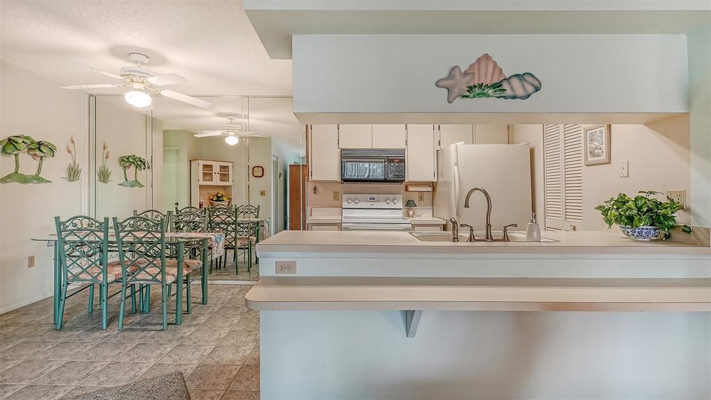 En Venta: $165,000 (2 camas, 2 baños, 942 Pies cuadrados)