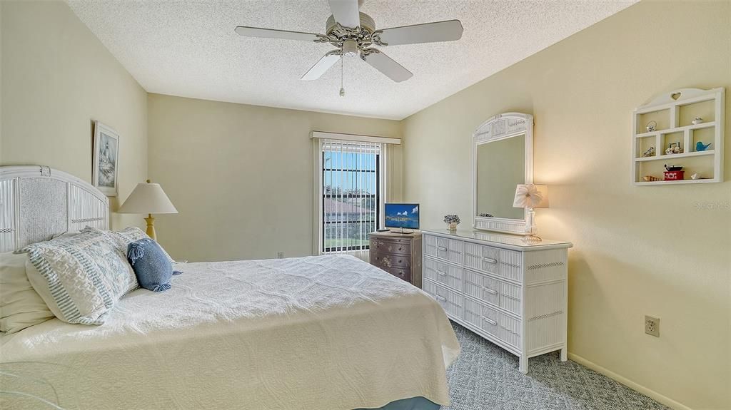 En Venta: $165,000 (2 camas, 2 baños, 942 Pies cuadrados)