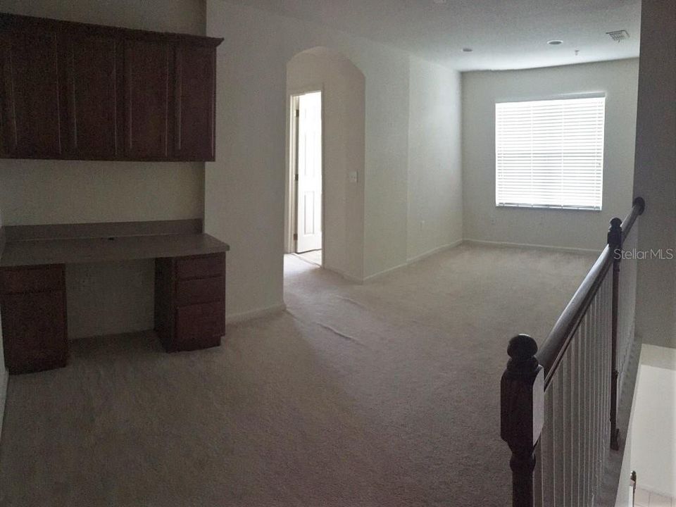 合同活跃: $2,000 (3 贝兹, 2 浴室, 2086 平方英尺)