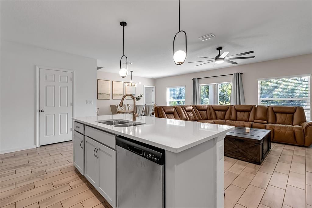 For Sale: $393,000 (3 beds, 2 baths, 1720 Square Feet)