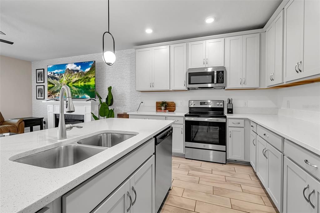 For Sale: $393,000 (3 beds, 2 baths, 1720 Square Feet)