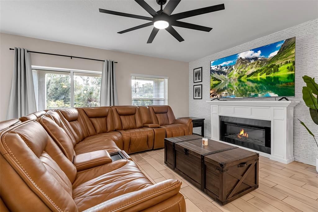 For Sale: $393,000 (3 beds, 2 baths, 1720 Square Feet)