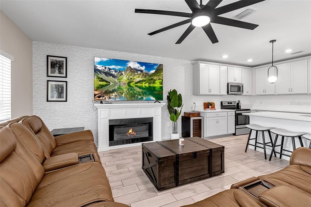 For Sale: $393,000 (3 beds, 2 baths, 1720 Square Feet)