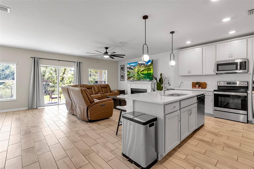 For Sale: $393,000 (3 beds, 2 baths, 1720 Square Feet)