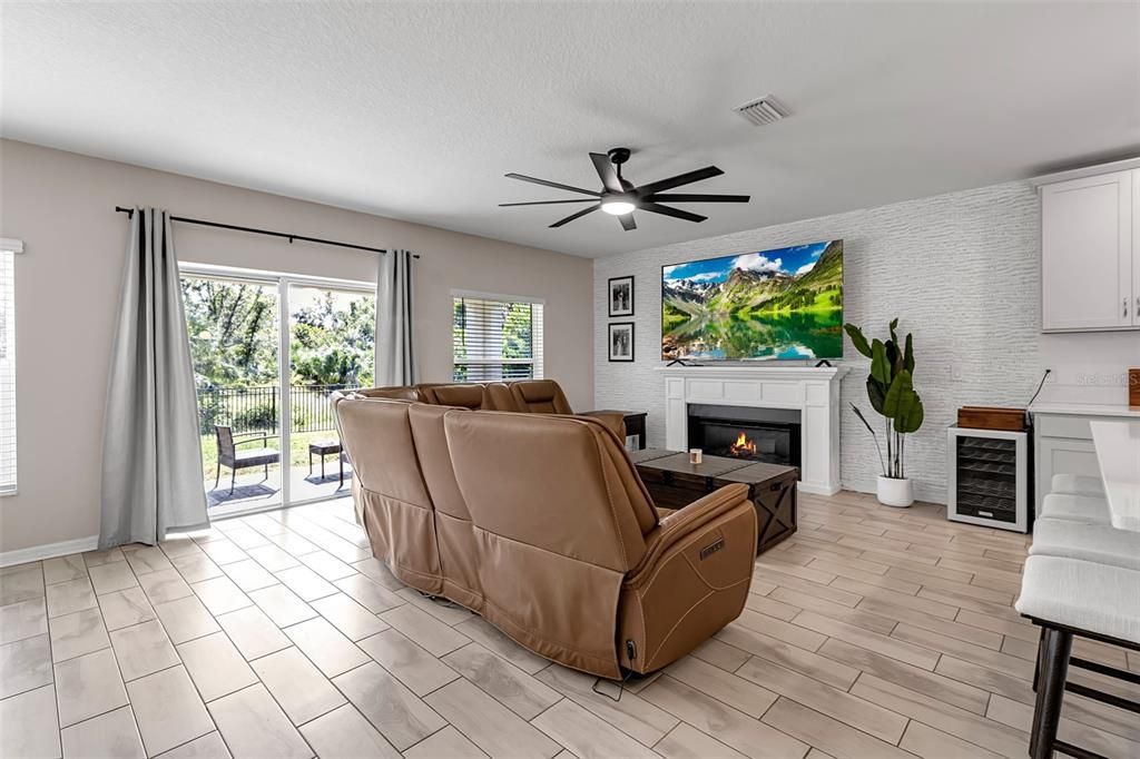 For Sale: $393,000 (3 beds, 2 baths, 1720 Square Feet)