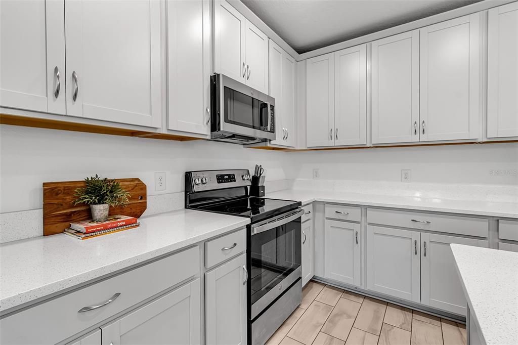 For Sale: $393,000 (3 beds, 2 baths, 1720 Square Feet)