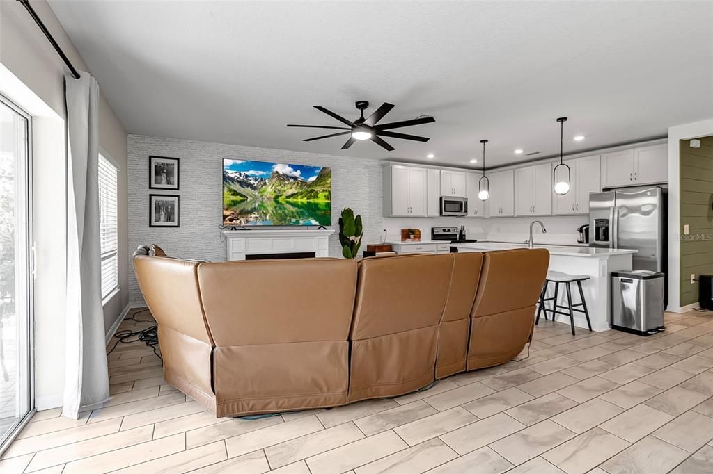 For Sale: $393,000 (3 beds, 2 baths, 1720 Square Feet)