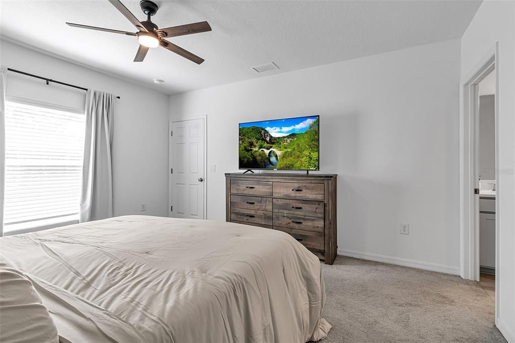 For Sale: $393,000 (3 beds, 2 baths, 1720 Square Feet)