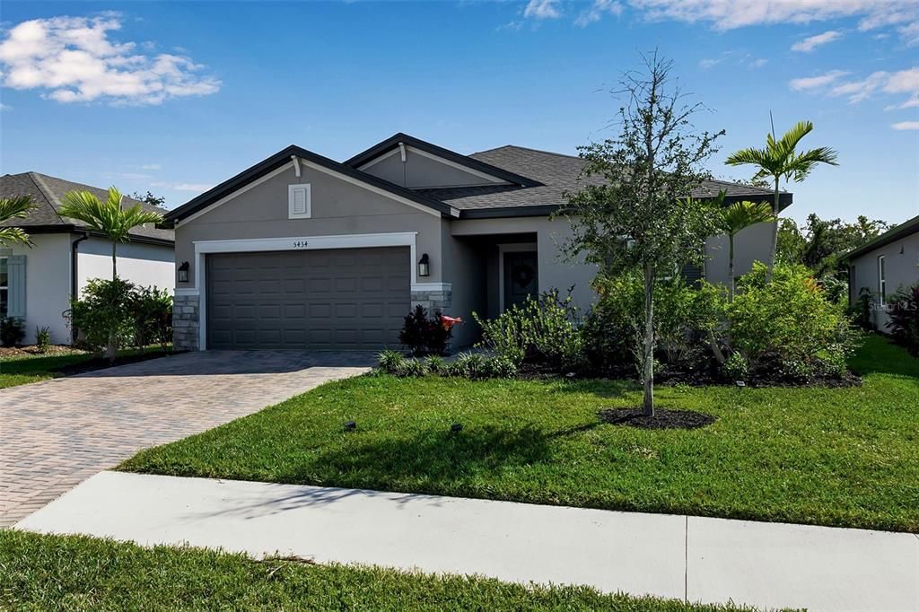 For Sale: $393,000 (3 beds, 2 baths, 1720 Square Feet)