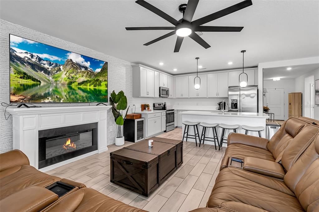 For Sale: $393,000 (3 beds, 2 baths, 1720 Square Feet)