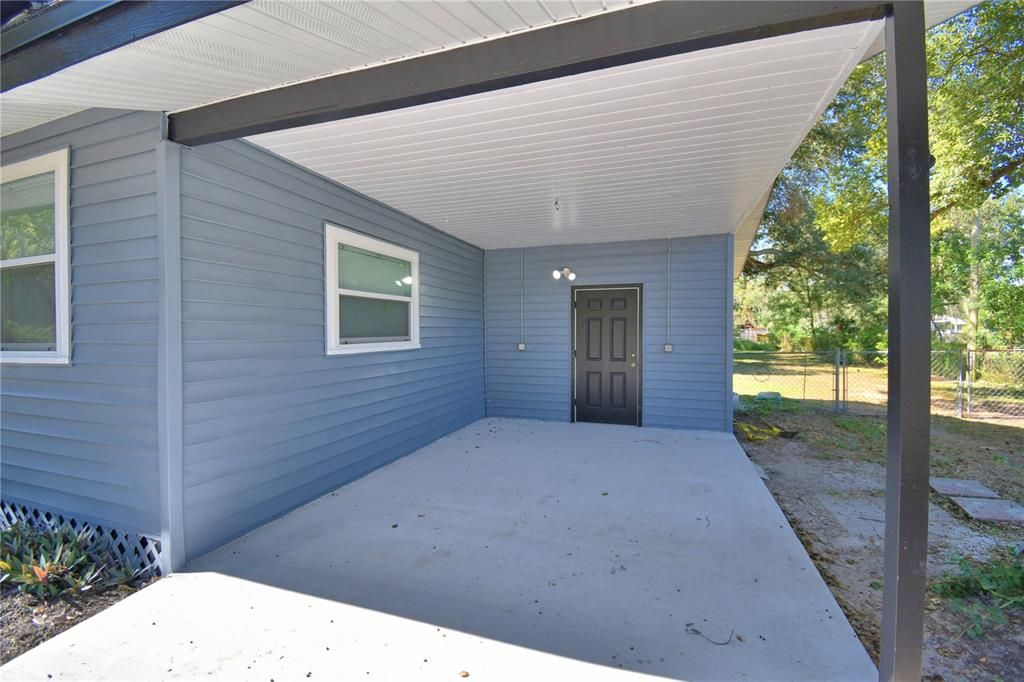 For Sale: $258,000 (3 beds, 1 baths, 880 Square Feet)