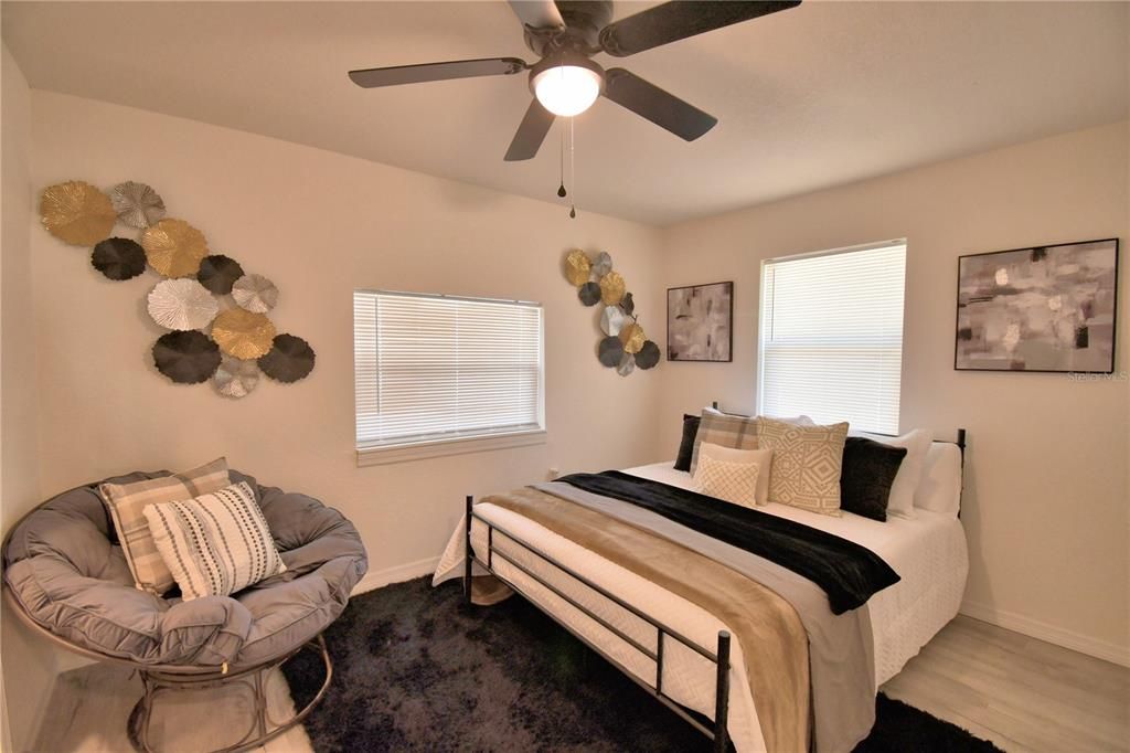 For Sale: $258,000 (3 beds, 1 baths, 880 Square Feet)