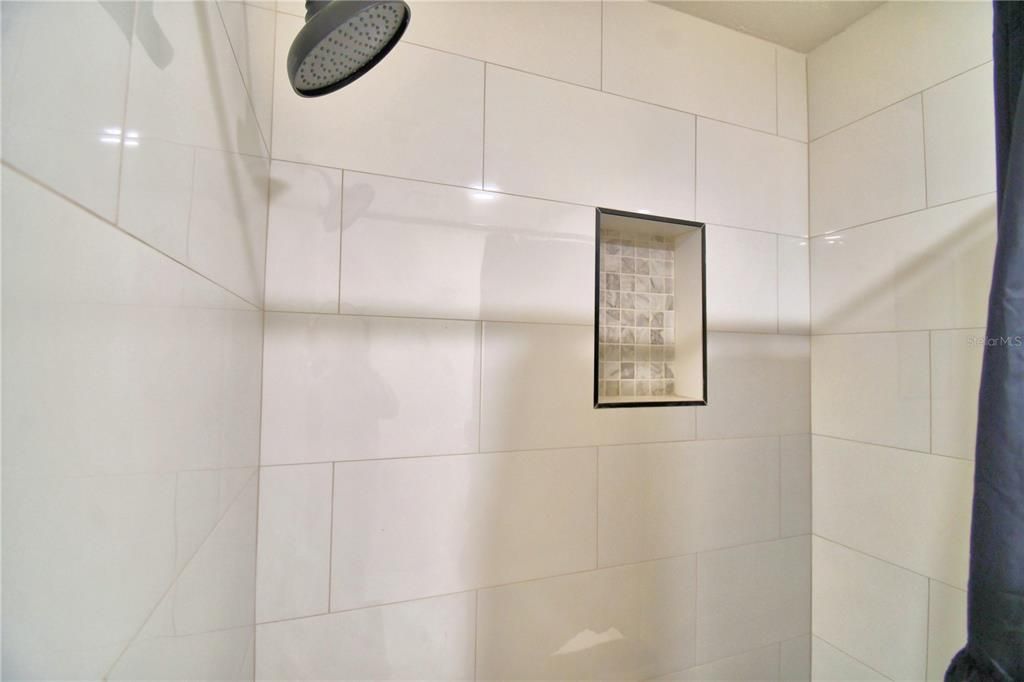 For Sale: $258,000 (3 beds, 1 baths, 880 Square Feet)