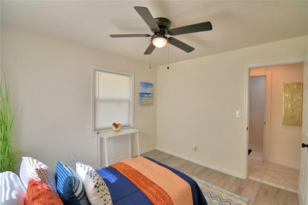 For Sale: $258,000 (3 beds, 1 baths, 880 Square Feet)