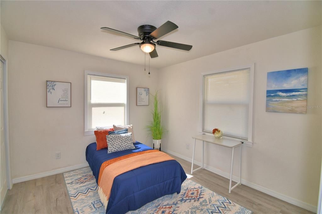 For Sale: $258,000 (3 beds, 1 baths, 880 Square Feet)