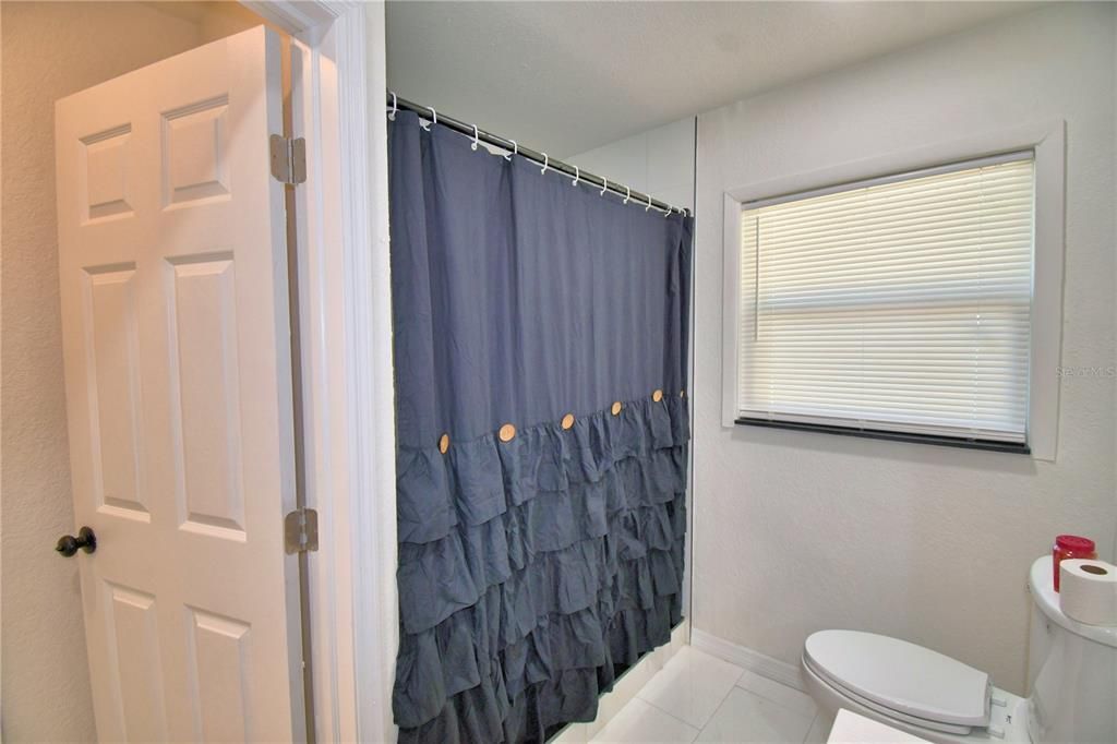 For Sale: $258,000 (3 beds, 1 baths, 880 Square Feet)