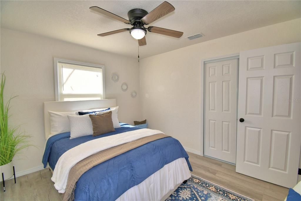 For Sale: $258,000 (3 beds, 1 baths, 880 Square Feet)