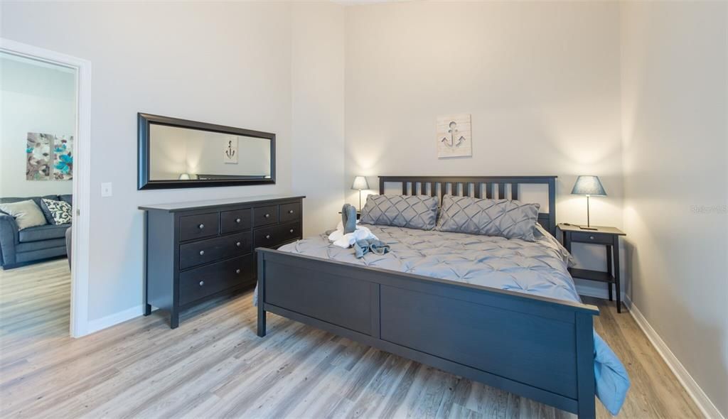 出租: $2,500 (4 贝兹, 2 浴室, 1402 平方英尺)