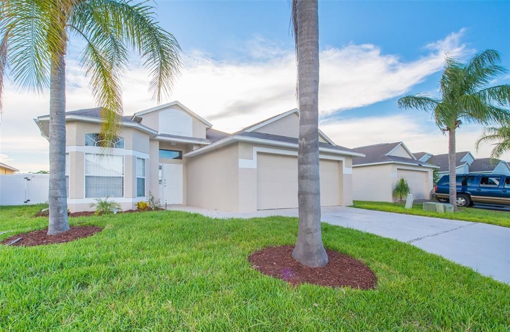 出租: $2,500 (4 贝兹, 2 浴室, 1402 平方英尺)