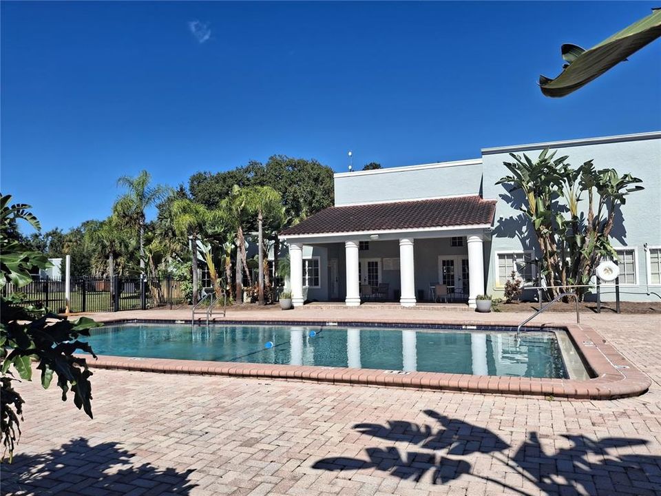 待售: $165,000 (2 贝兹, 2 浴室, 1026 平方英尺)