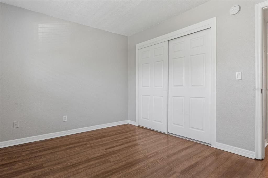 待售: $165,000 (2 贝兹, 2 浴室, 1026 平方英尺)