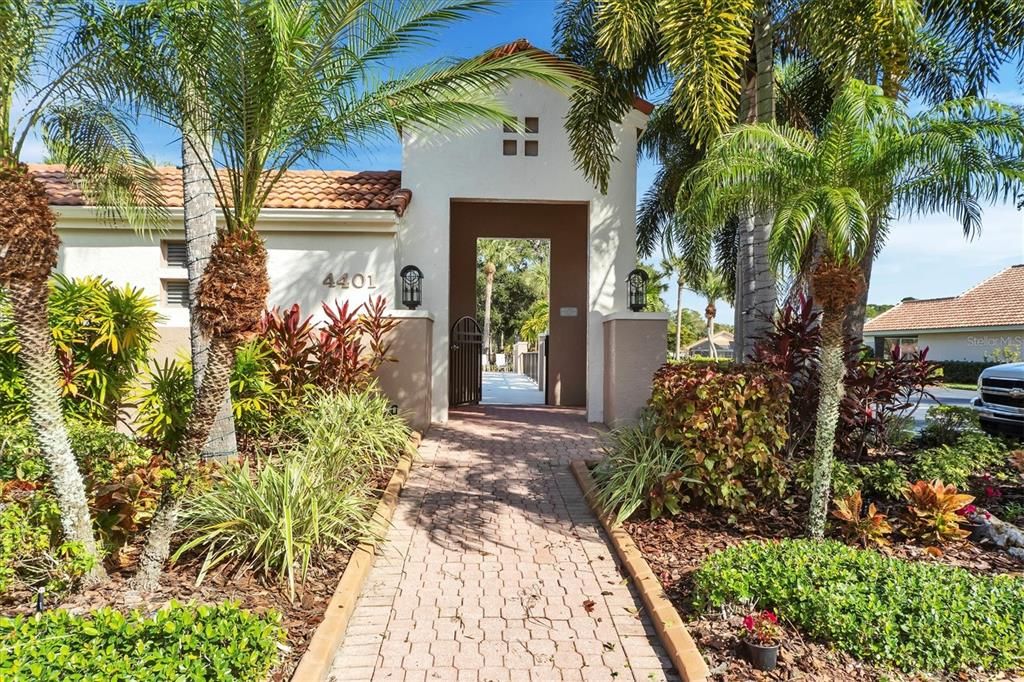 For Rent: $3,450 (2 beds, 2 baths, 1893 Square Feet)